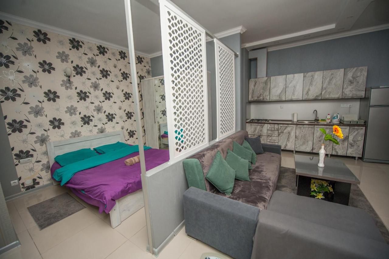 Home Apartments Tbilisi Eksteriør billede